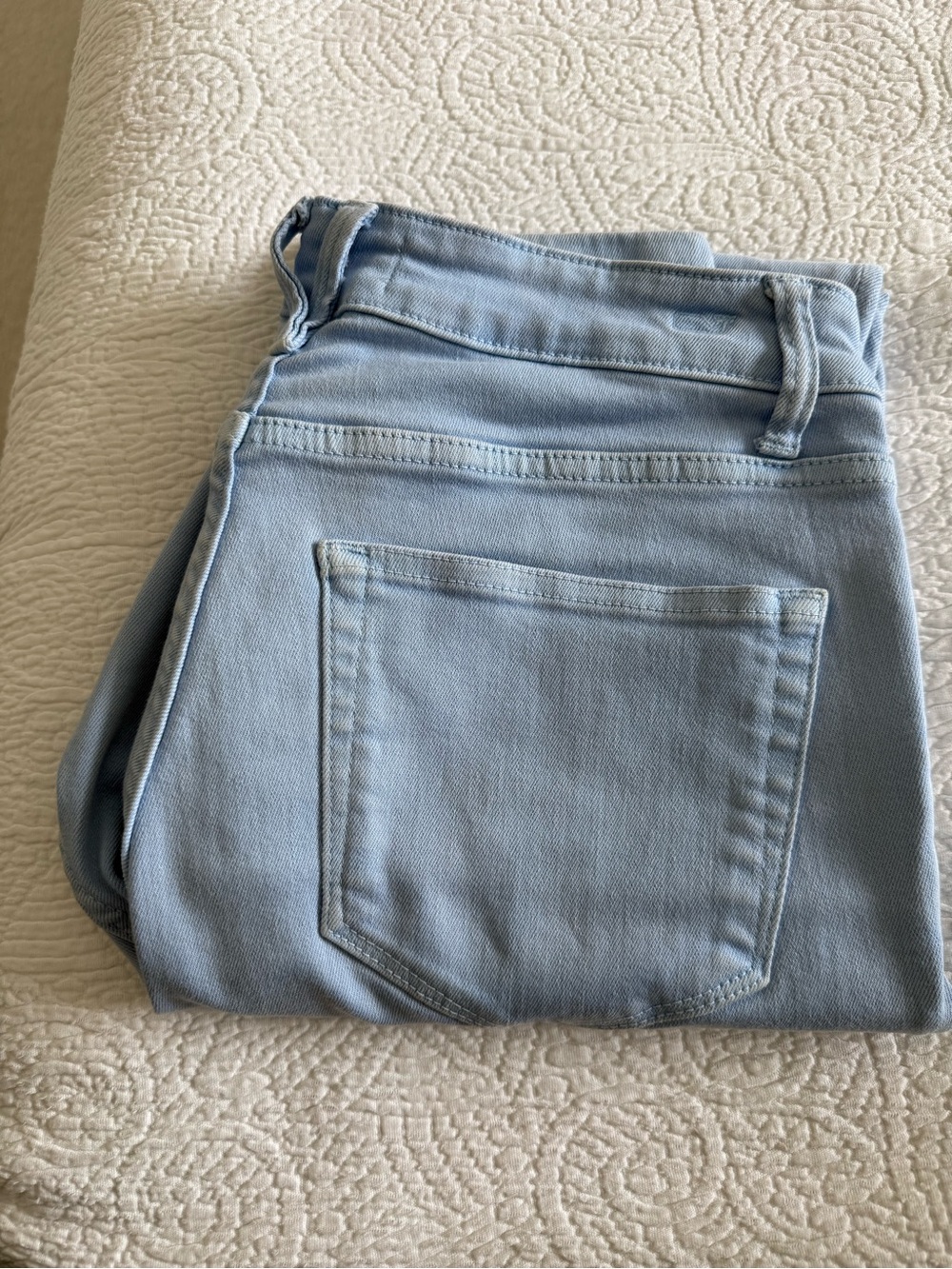 Vineyard Vines Cornflower Blue Women's Jeans - Classic Pocket Design